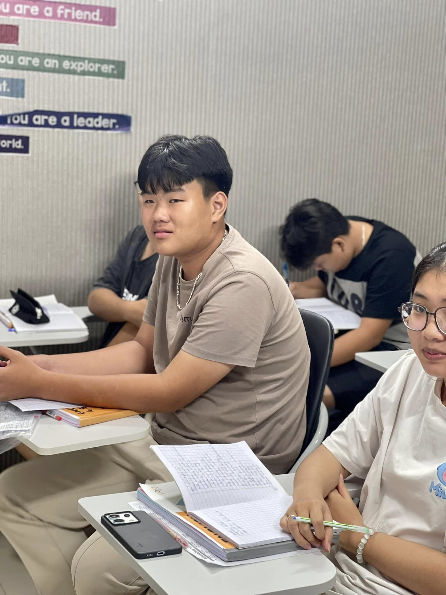 7 Bí Quyết Ôn Thi Tiếng Anh Hiệu Quả Cho Học Sinh Cấp 2 Cấp 3 2 Ôn tập Từ vựng và Ngữ pháp đầu giờ học
