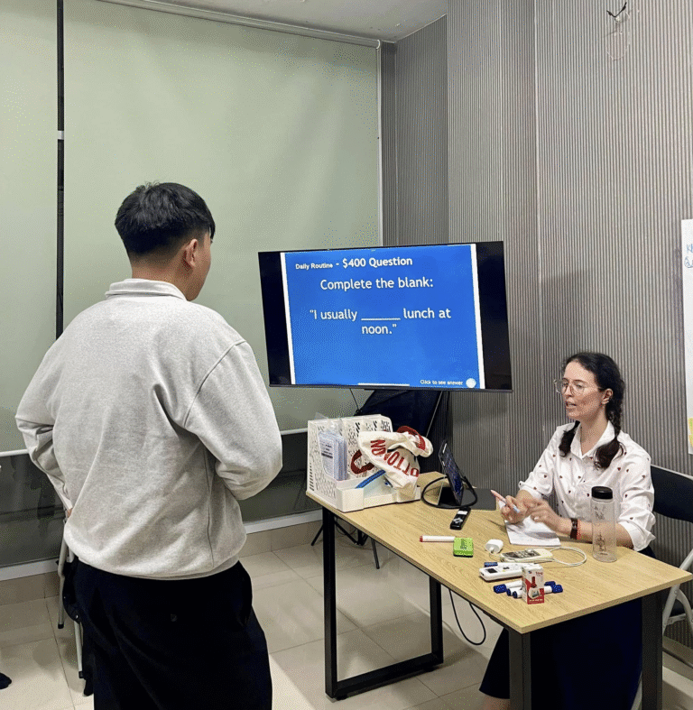 Các bạn luyện phát âm Tiếng Anh trực tiếp tại POLA Nha Trang